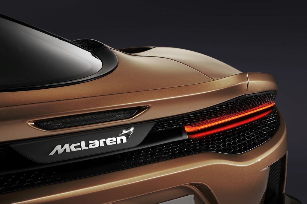 McLaren GT (2019)