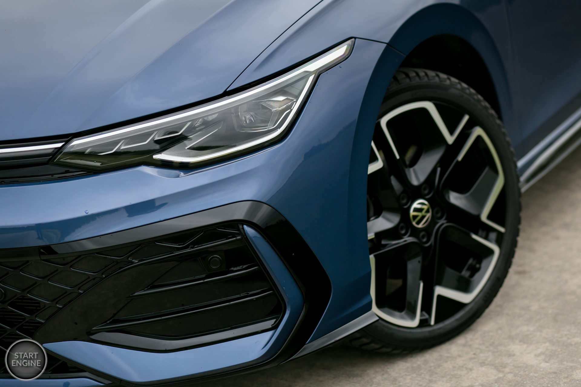 Volkswagen Golf R-Line 1.5 eTSI 150 KM DSG7