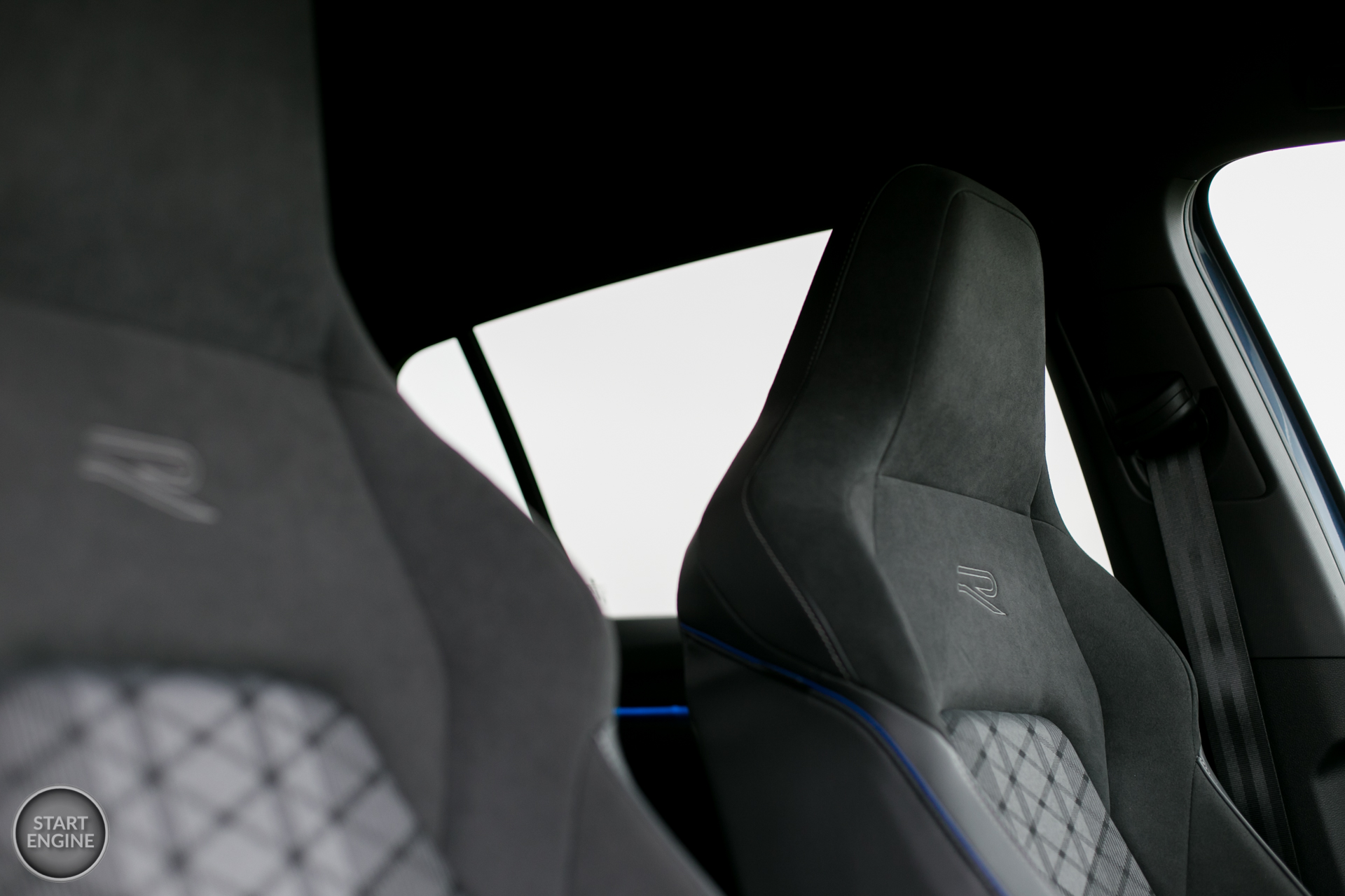 Volkswagen Golf R-Line 1.5 eTSI 150 KM DSG7