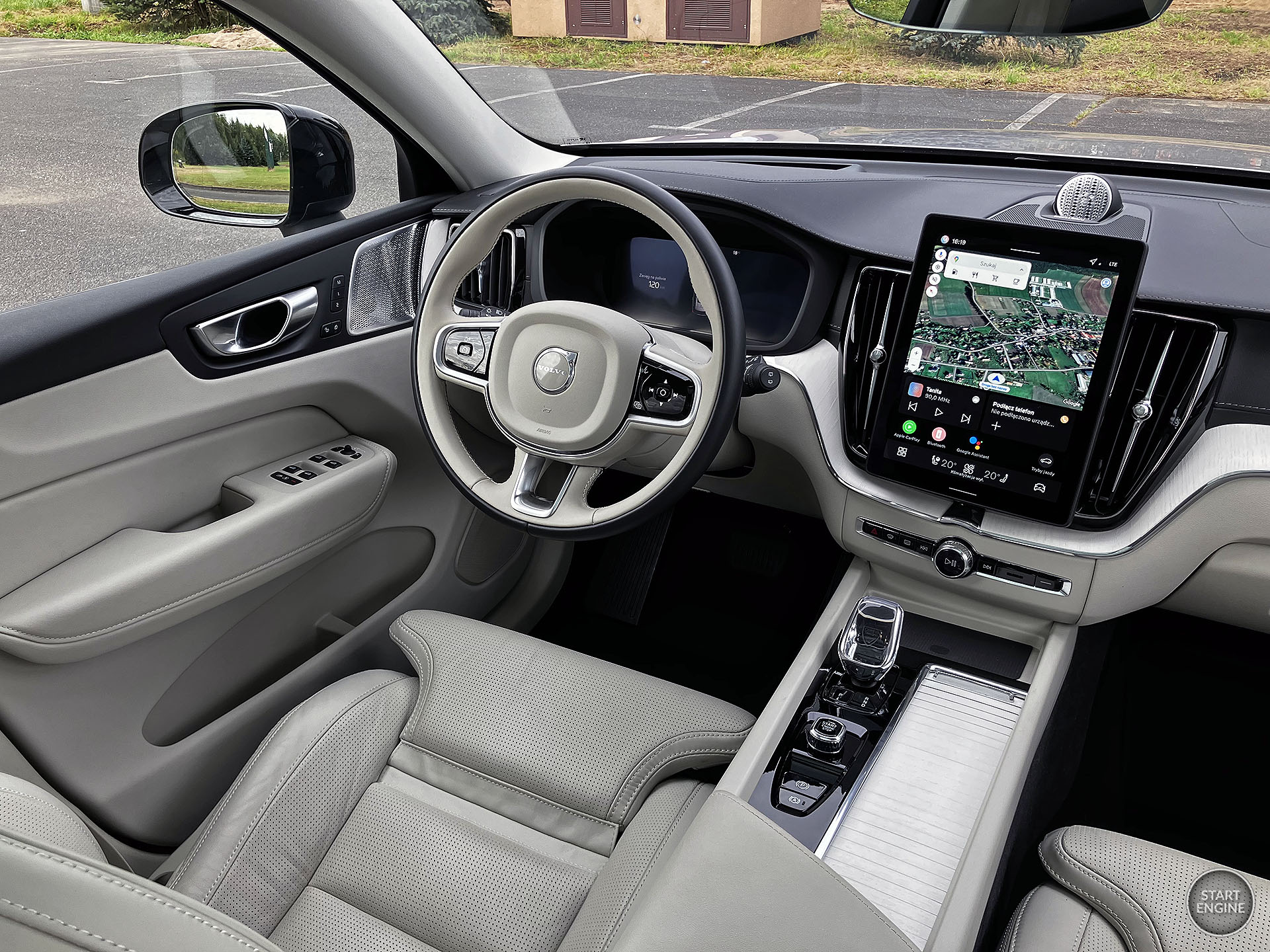 Volvo XC60 Ultra Dark B5 AWD MHEV (2025)