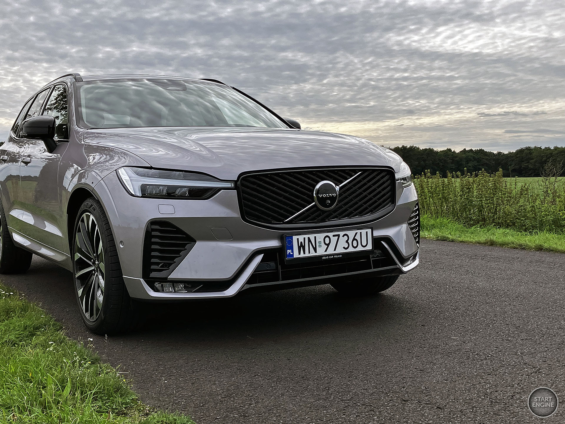 Volvo XC60 Ultra Dark B5 AWD MHEV (2025)