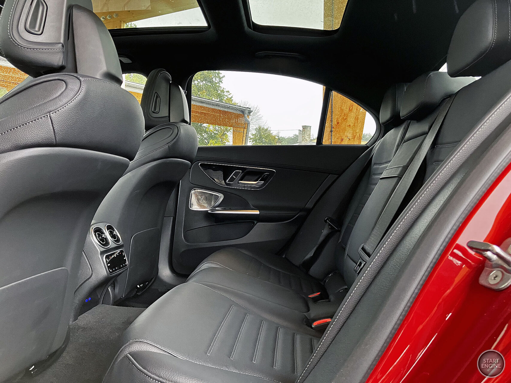 Mercedes-Benz C 300 e 4MATIC EQ