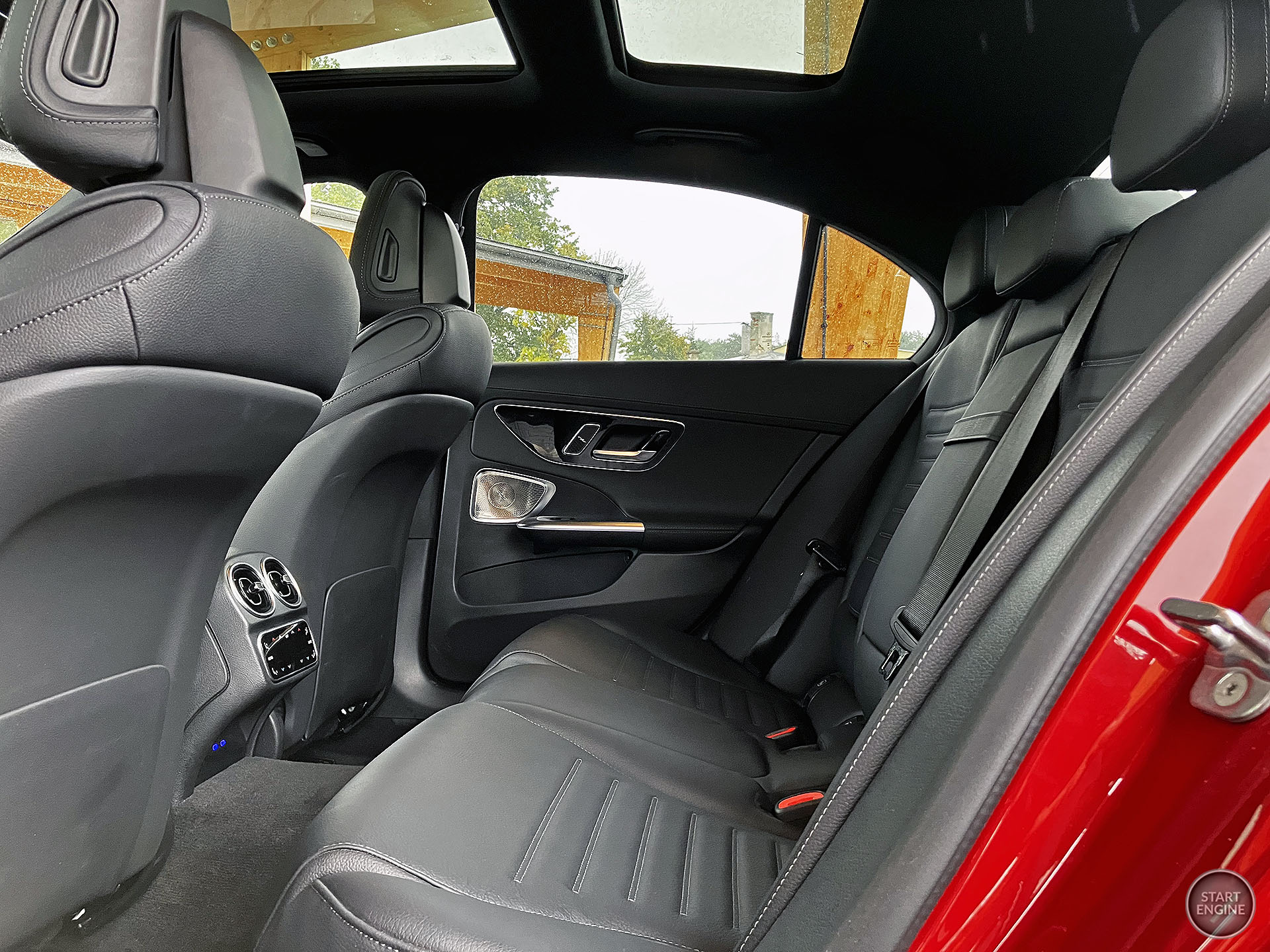 Mercedes-Benz C 300 e 4MATIC EQ