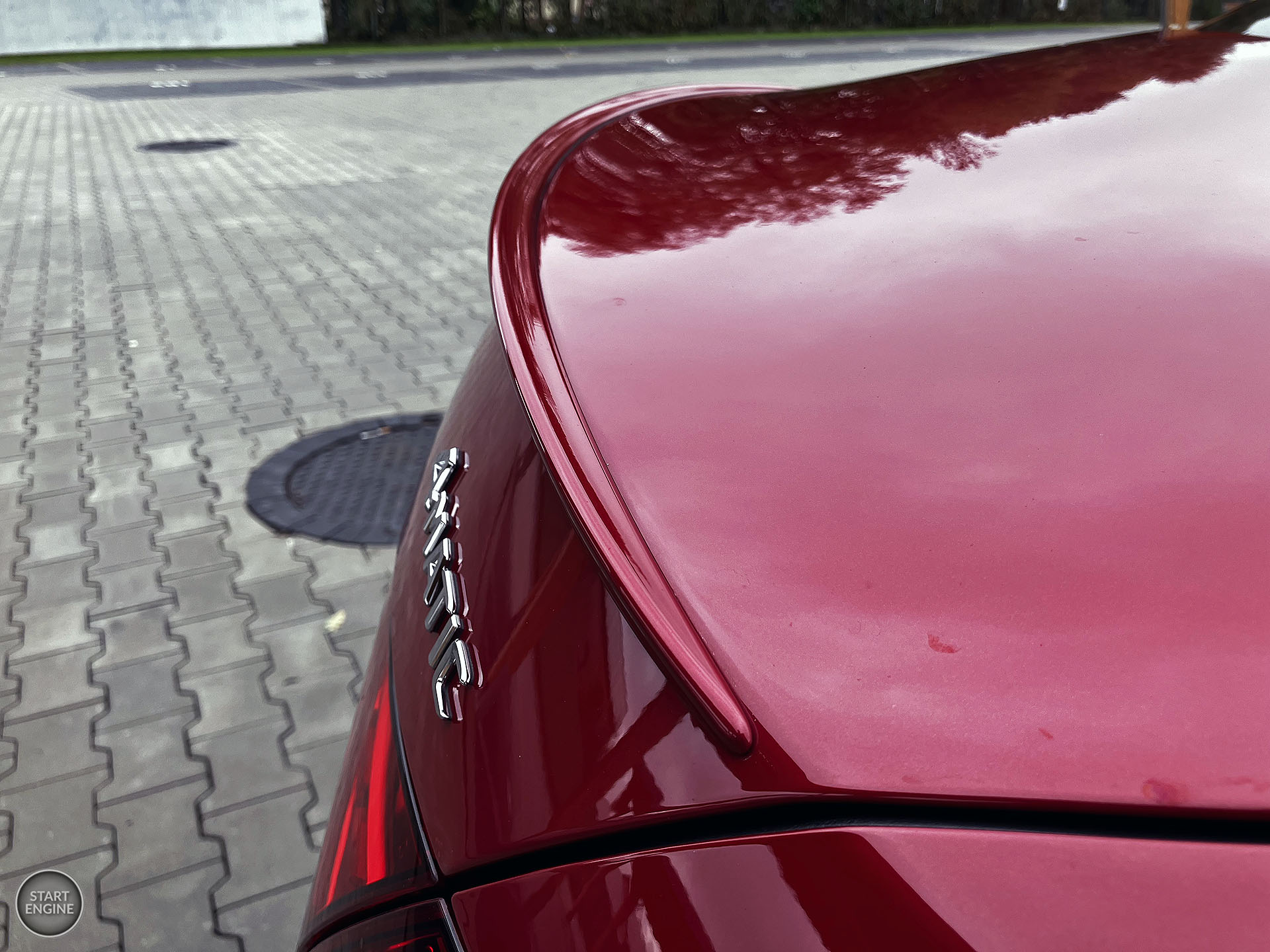 Mercedes-Benz C 300 e 4MATIC EQ