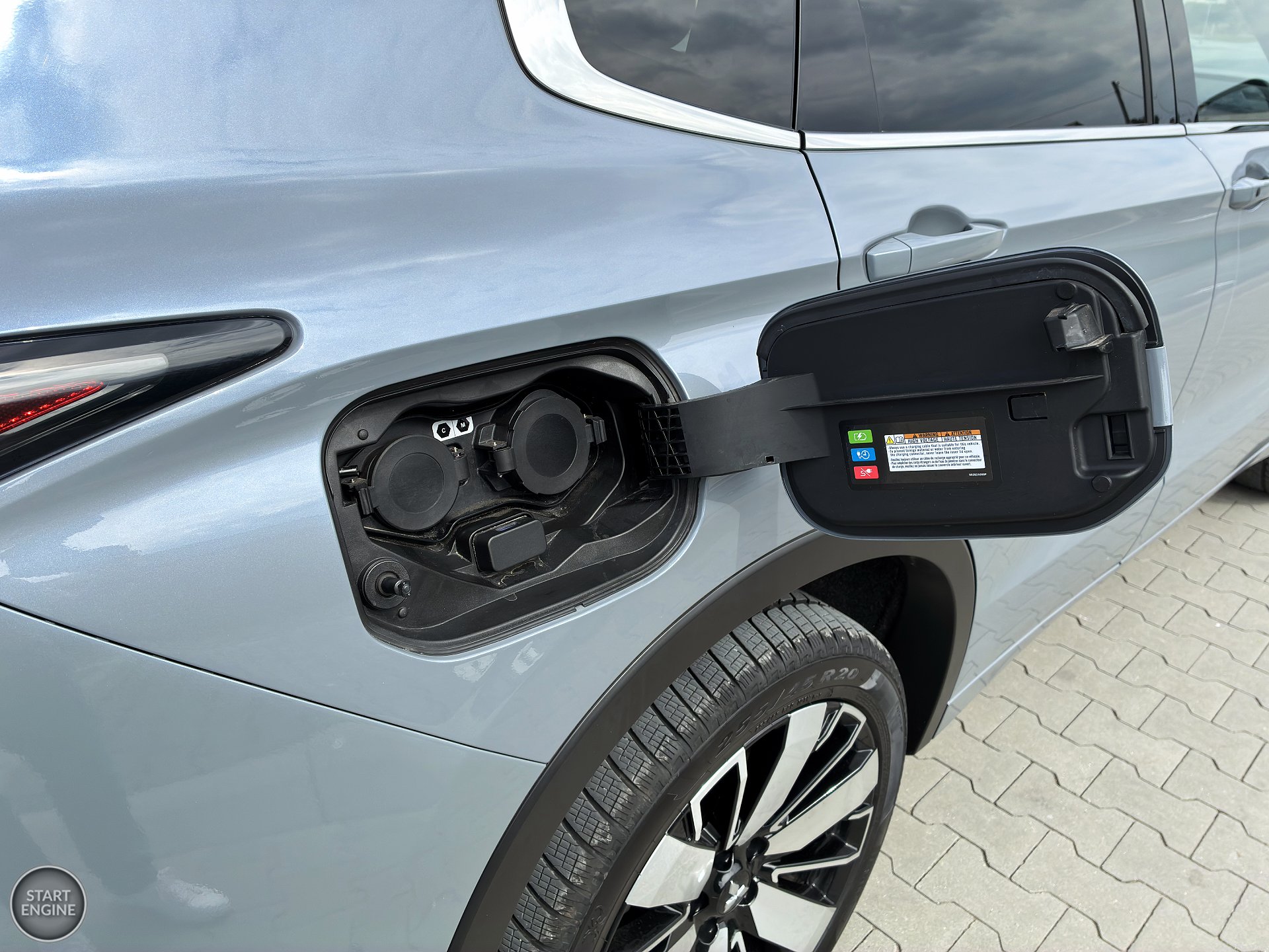 Mitsubishi Outlander PHEV (2026)