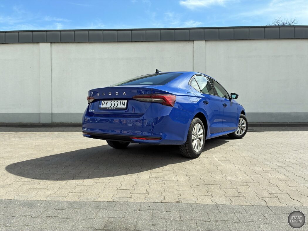 Škoda Octavia Drive Essence 1.5 TSI 115 KM 6MT liftback